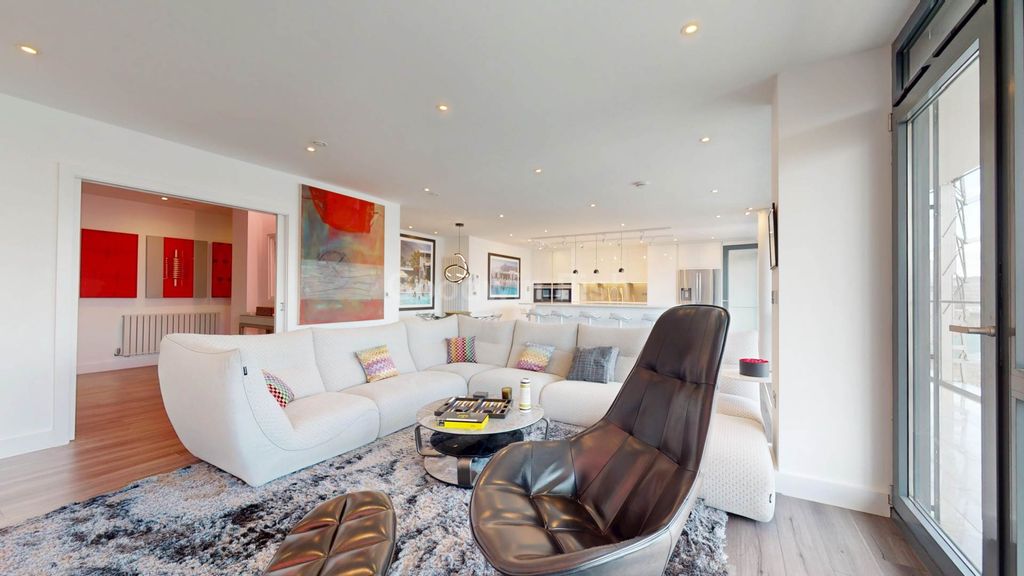 3 bed flat for saleDeansgate, Manchester M3 photo 2