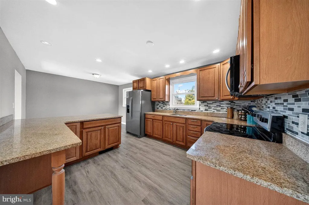 Additional image 8 of 76 Springlake Dr, Newark, DE 19711