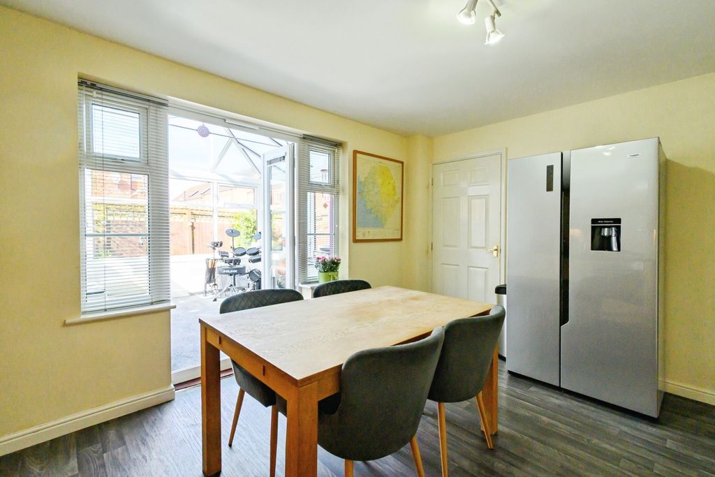 4 bed detached house for saleWhitington Close, Bolton BL3 photo 5