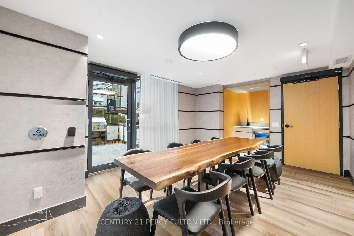Additional image 11 of 327 King Street 1807