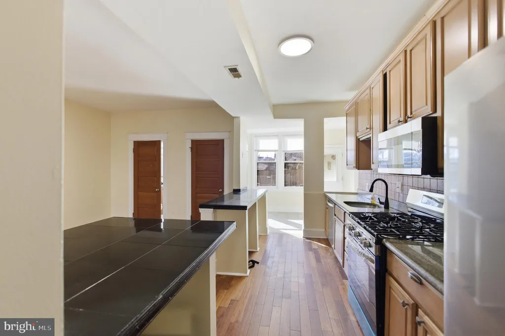 Additional image 17 of 5518 13th Street NW Unit A, Washington, DC 20011