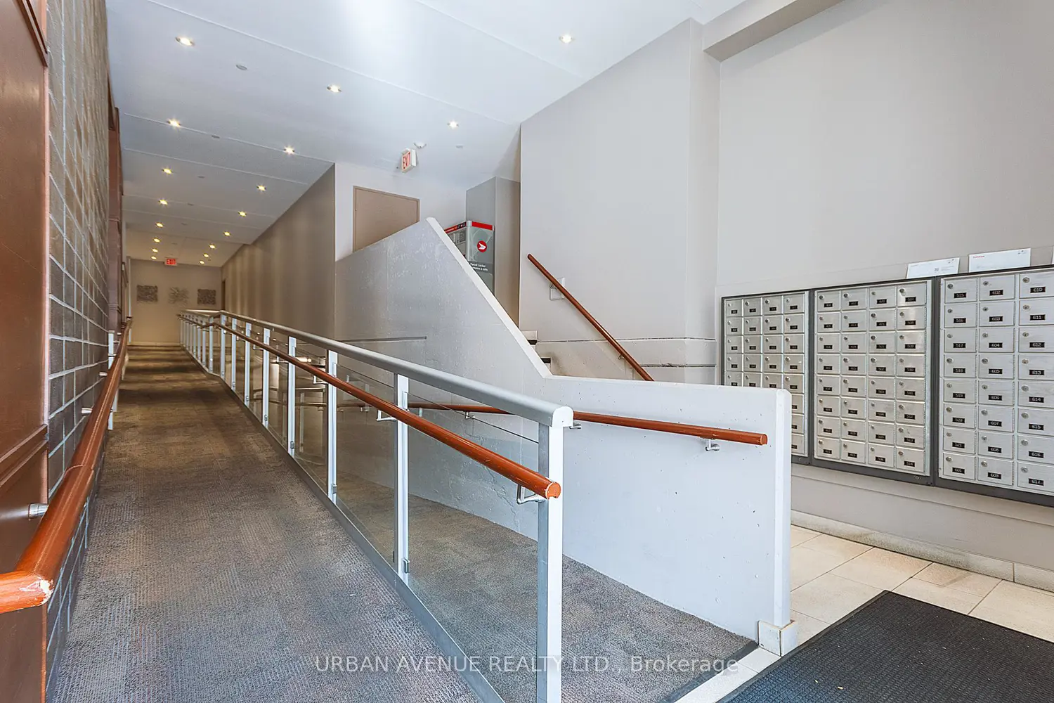 Additional image 3 of 44 Bond Street 707