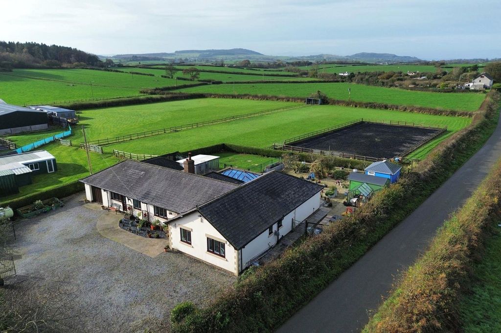 4 bed bungalow for saleSarn, Holywell, Flintshire CH8