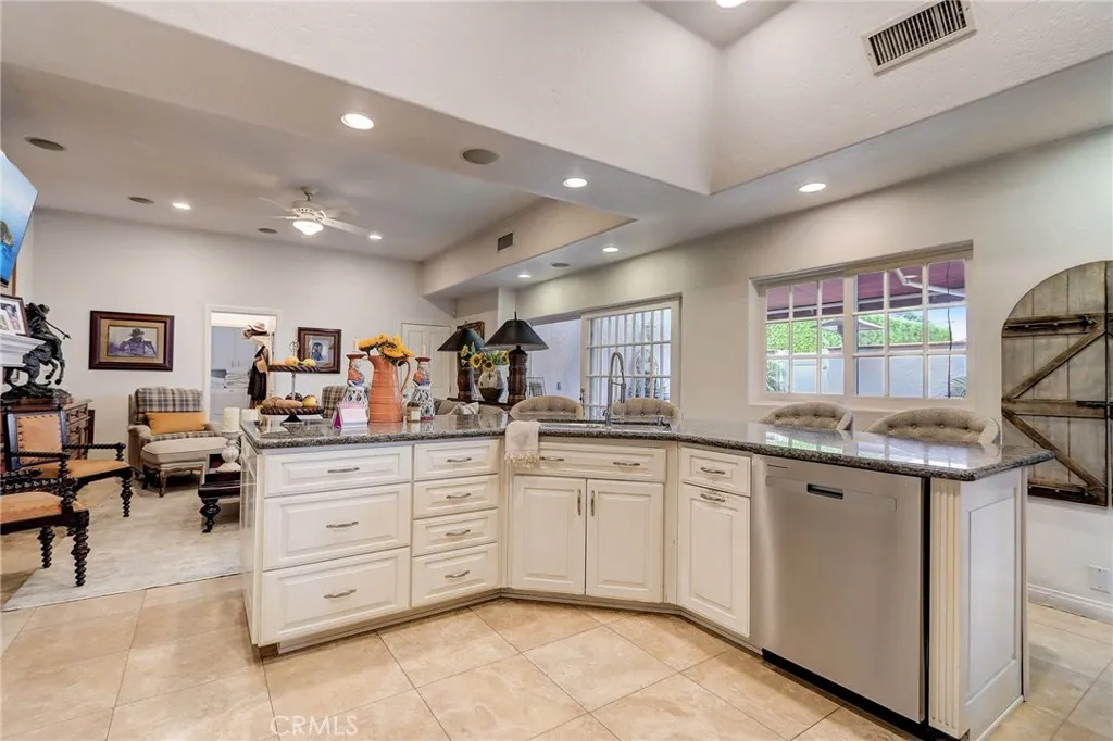 Additional image 14 of 2025 E Balboa Blvd, Newport Beach, CA 92661