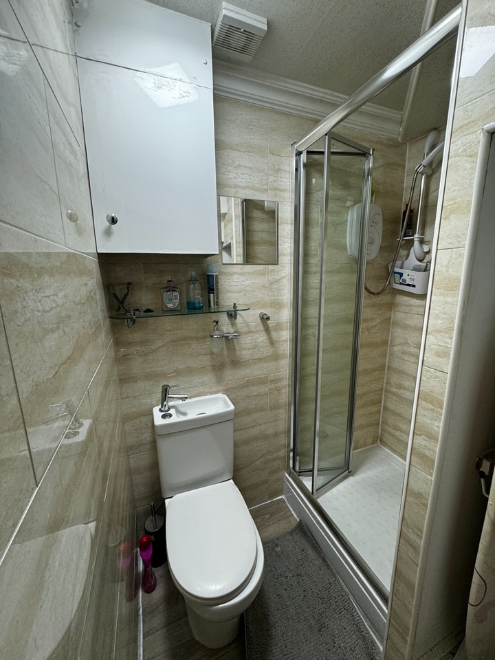 Additional image 3 of Bedsit, Sauchiehall Street, G2, N1 7GU