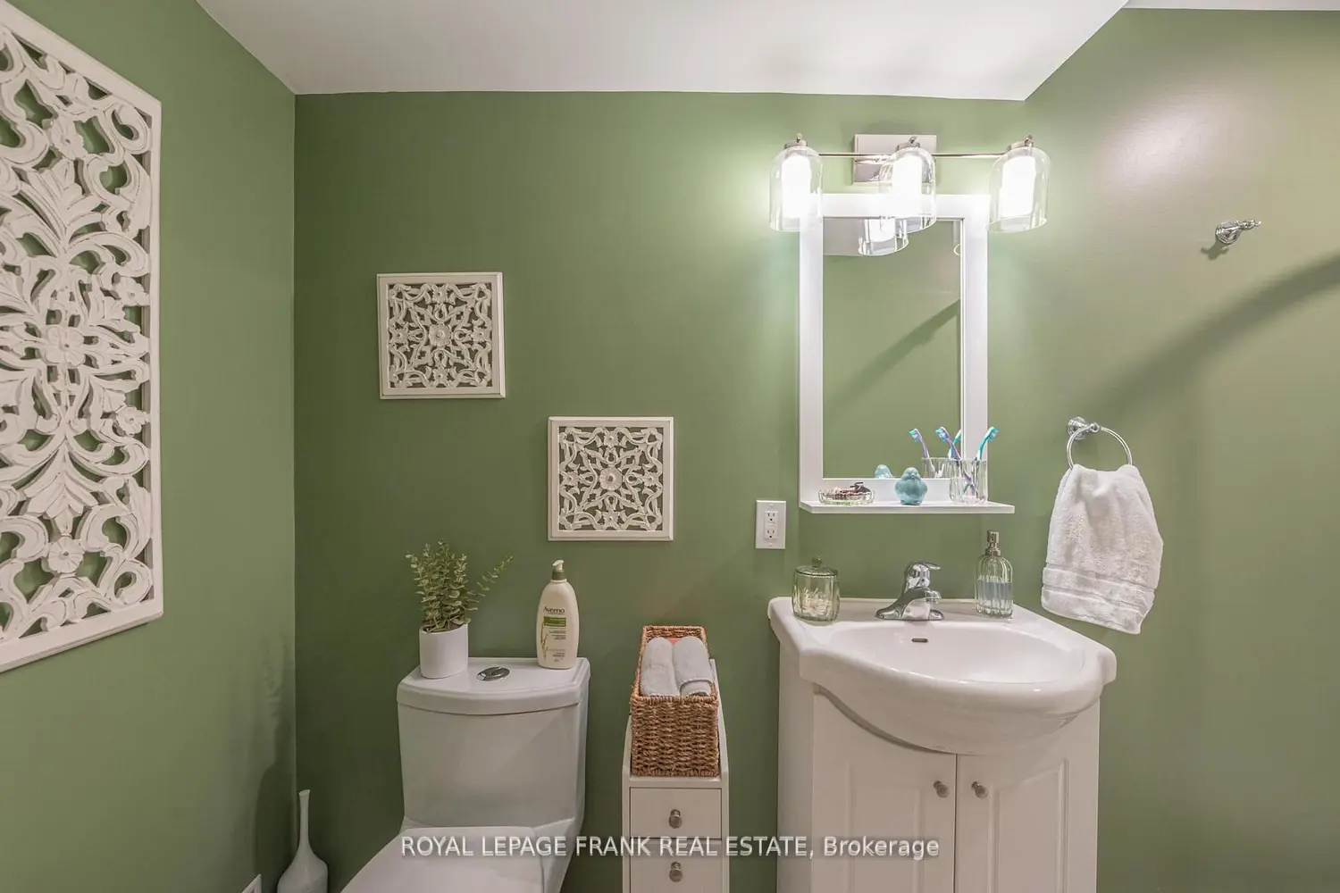 Additional image 12 of 25 Lakeland Avenue