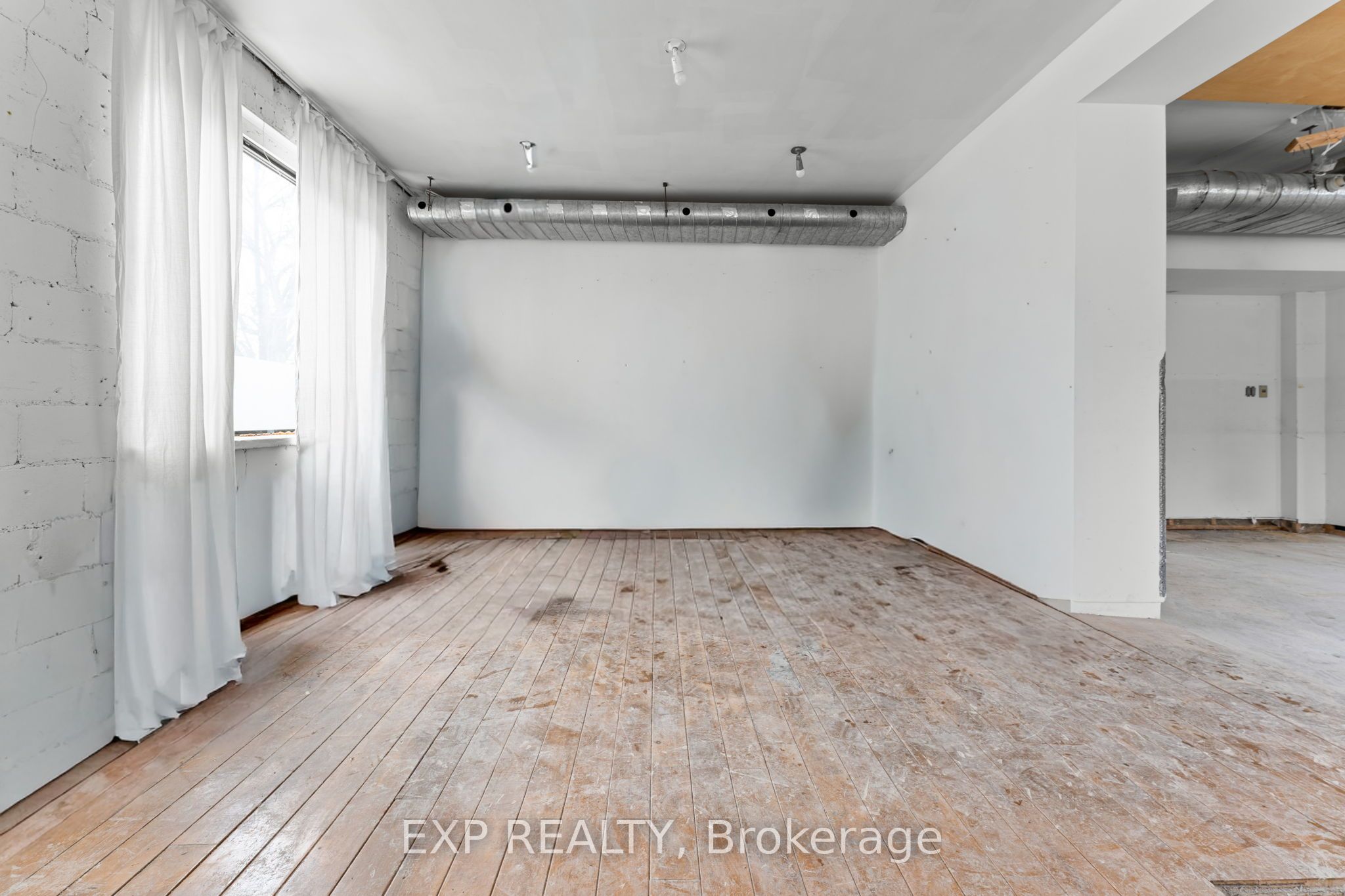 Additional image 5 of 1558 Queen Street E, Toronto, ON, M4L 1E8