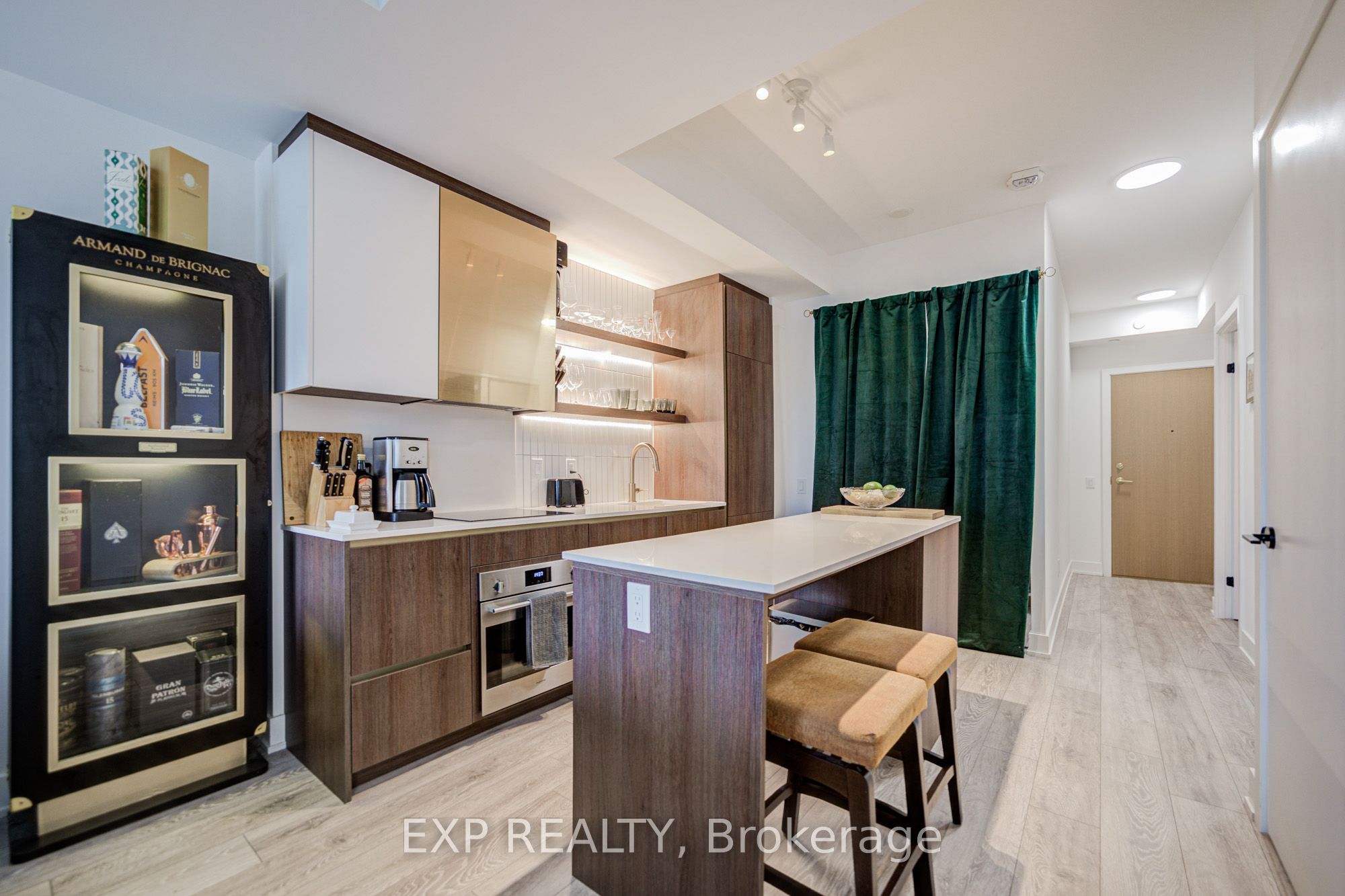 Additional image 2 of 211-1285 Queen Street E, Toronto, ON, M4L 1C2