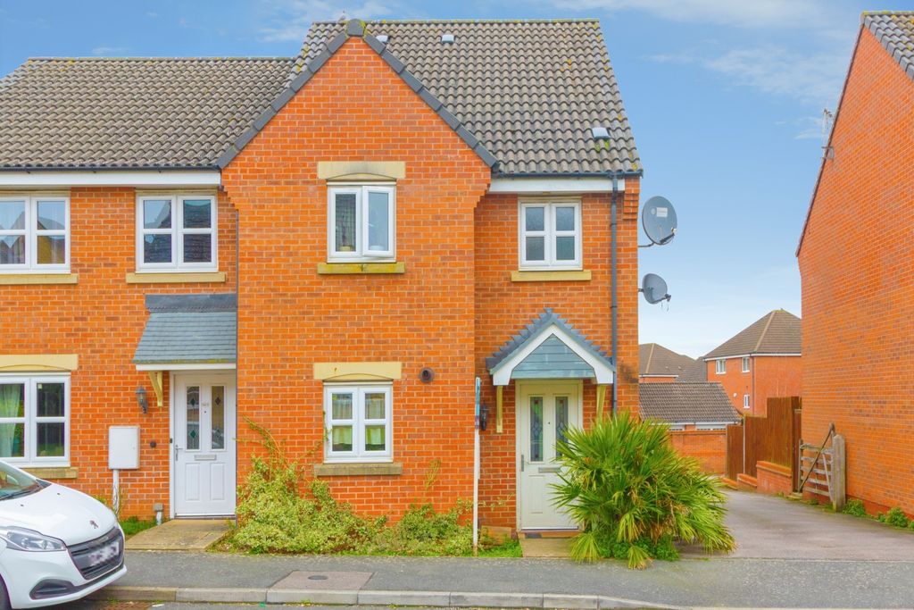 3 bed semi-detached house for saleBrompton Road, Leicester LE5