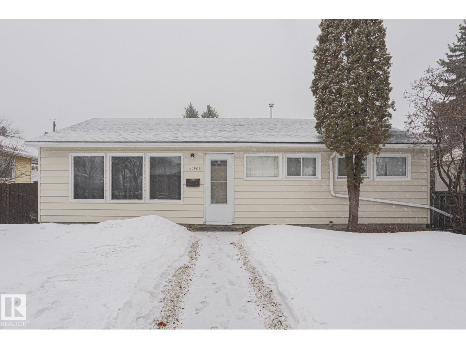 Primary image of 10807 130 Avenue NW, Edmonton, AB, T5E0T2
