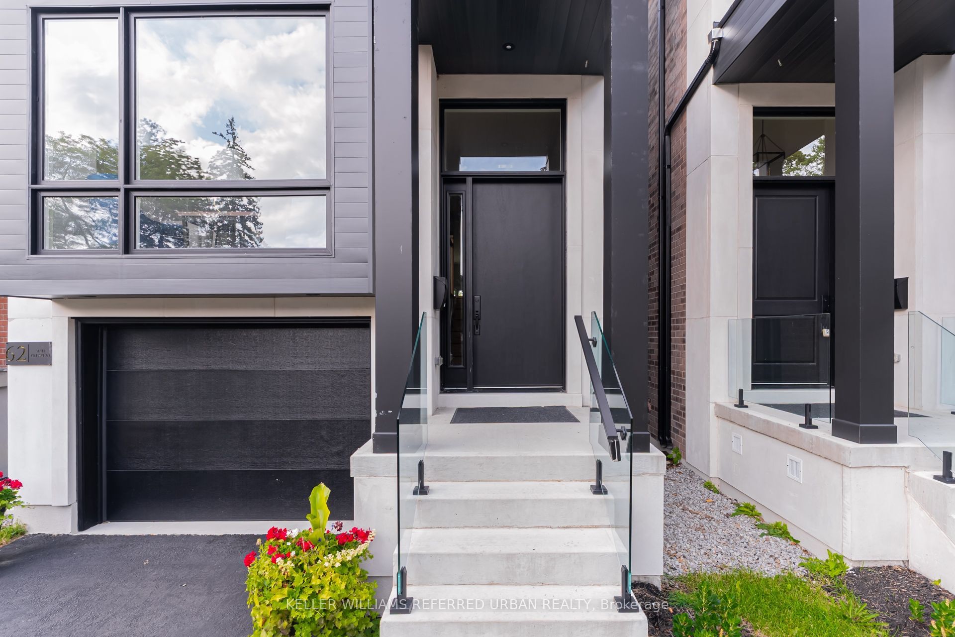 Additional image 2 of 62 Ash Crescent, Toronto, ON, M8W 1E6