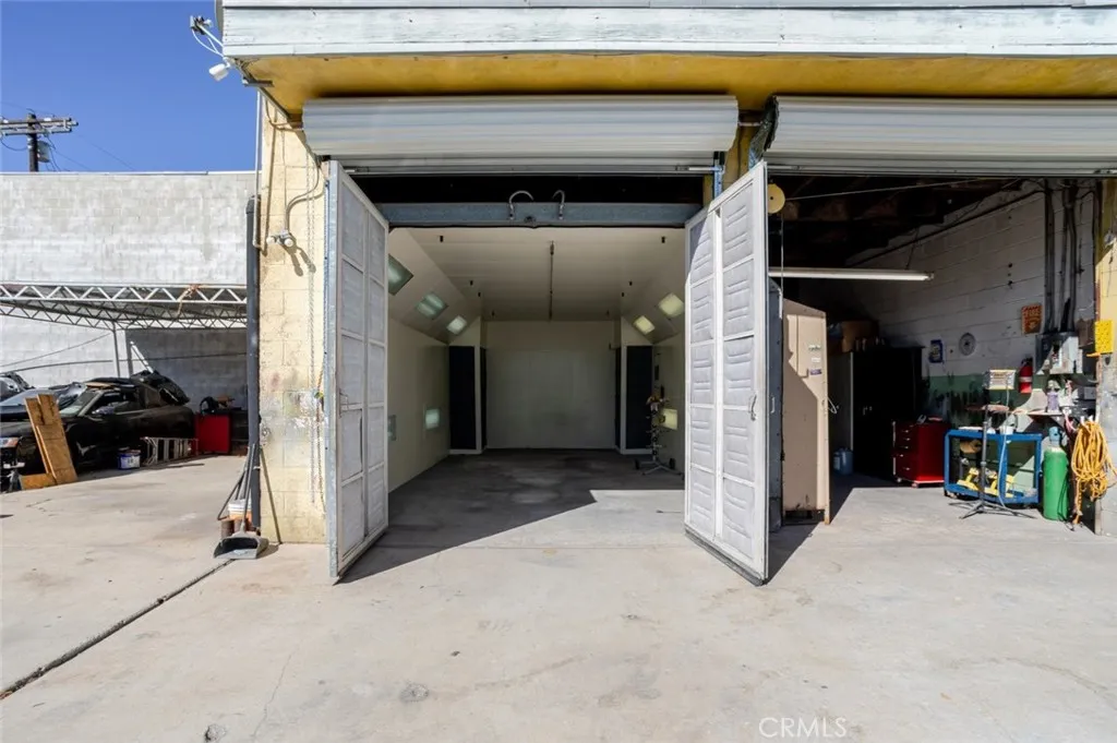 Additional image 42 of 14116 Oxnard Street, Van Nuys, CA 91401