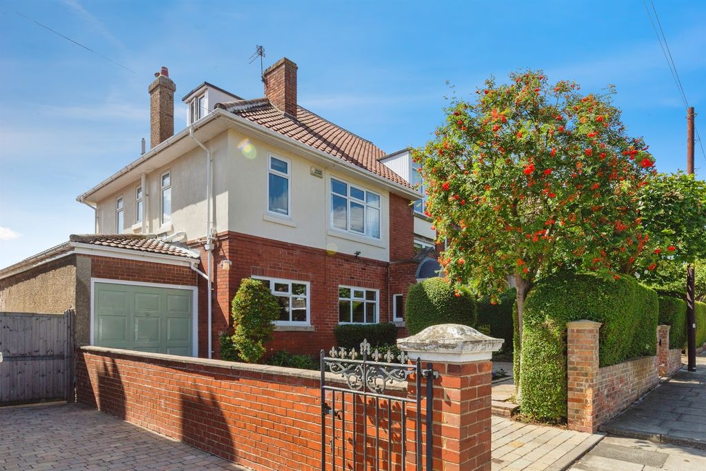 5 bed detached house for saleElm Grove, Hartlepool TS26