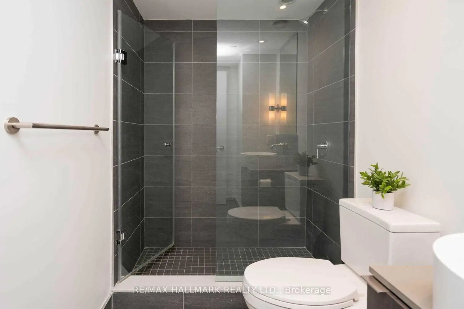 Additional image 11 of 161 Roehampton Avenue 1107