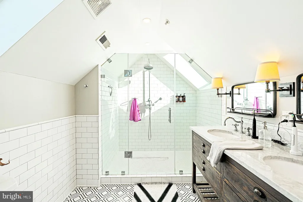 Additional image 37 of 3350 17th Street NW Unit PH2, Washington, DC 20010