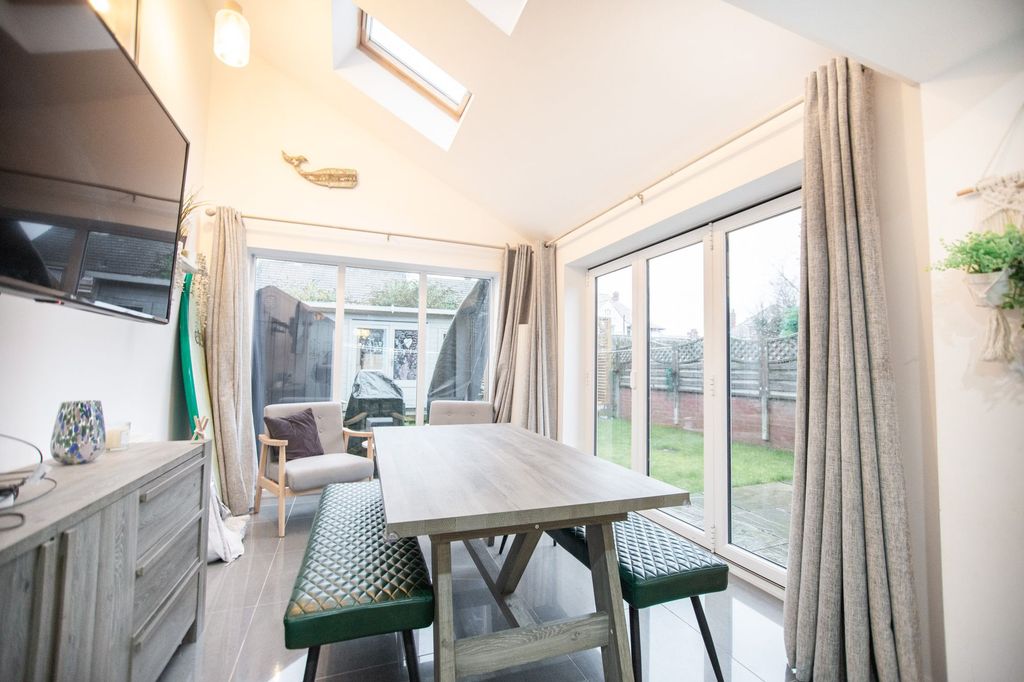 Additional image 3 of 5 bed semi-detached house for saleEastbourne Road, Hornsea HU18