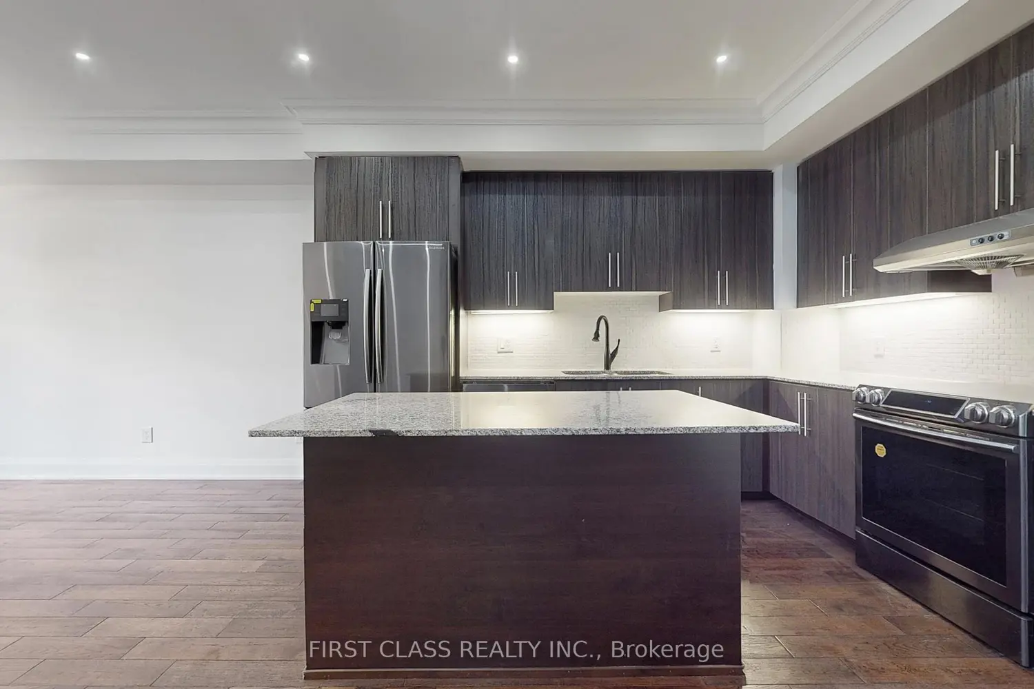 Additional image 7 of 9 Oakburn Crescent Th 28