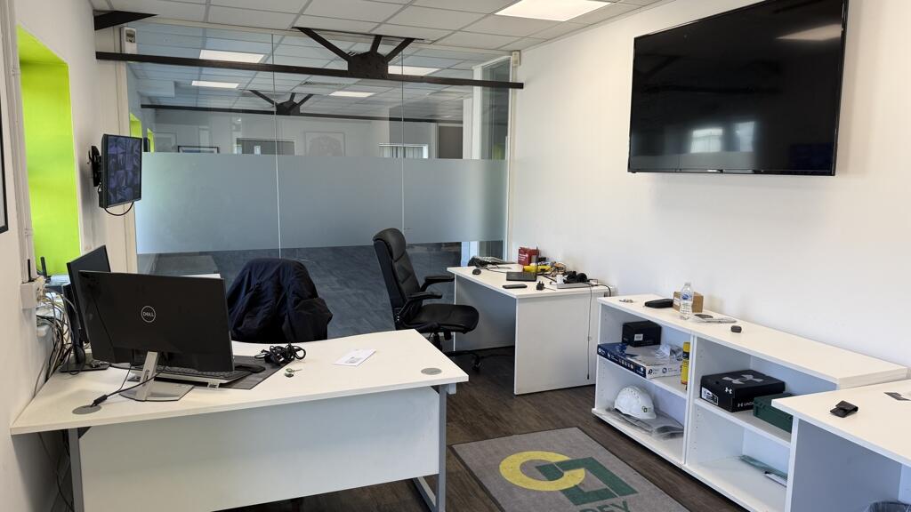 Additional image 8 of Yard, Moor Mill Lane, Colney Street, Radlett, Hertfordshire, AL2 3UA