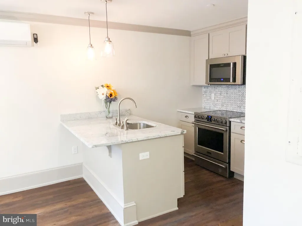 Additional image 5 of 1302 E Capitol Street NE Unit B, Washington, DC 20003