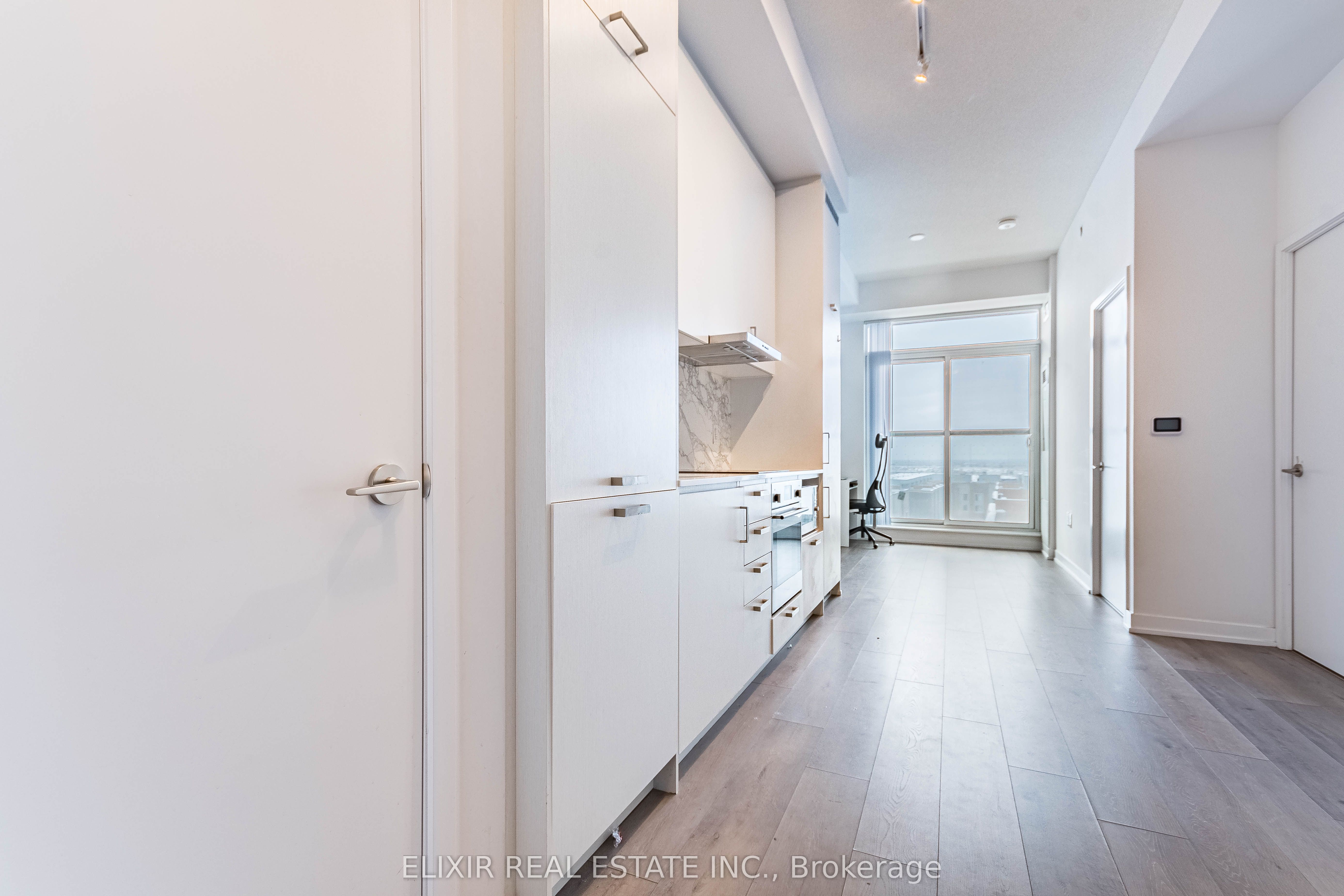 Additional image 3 of 522-60 Honeycrisp Crescent, Vaughan, ON, L4K 0N5