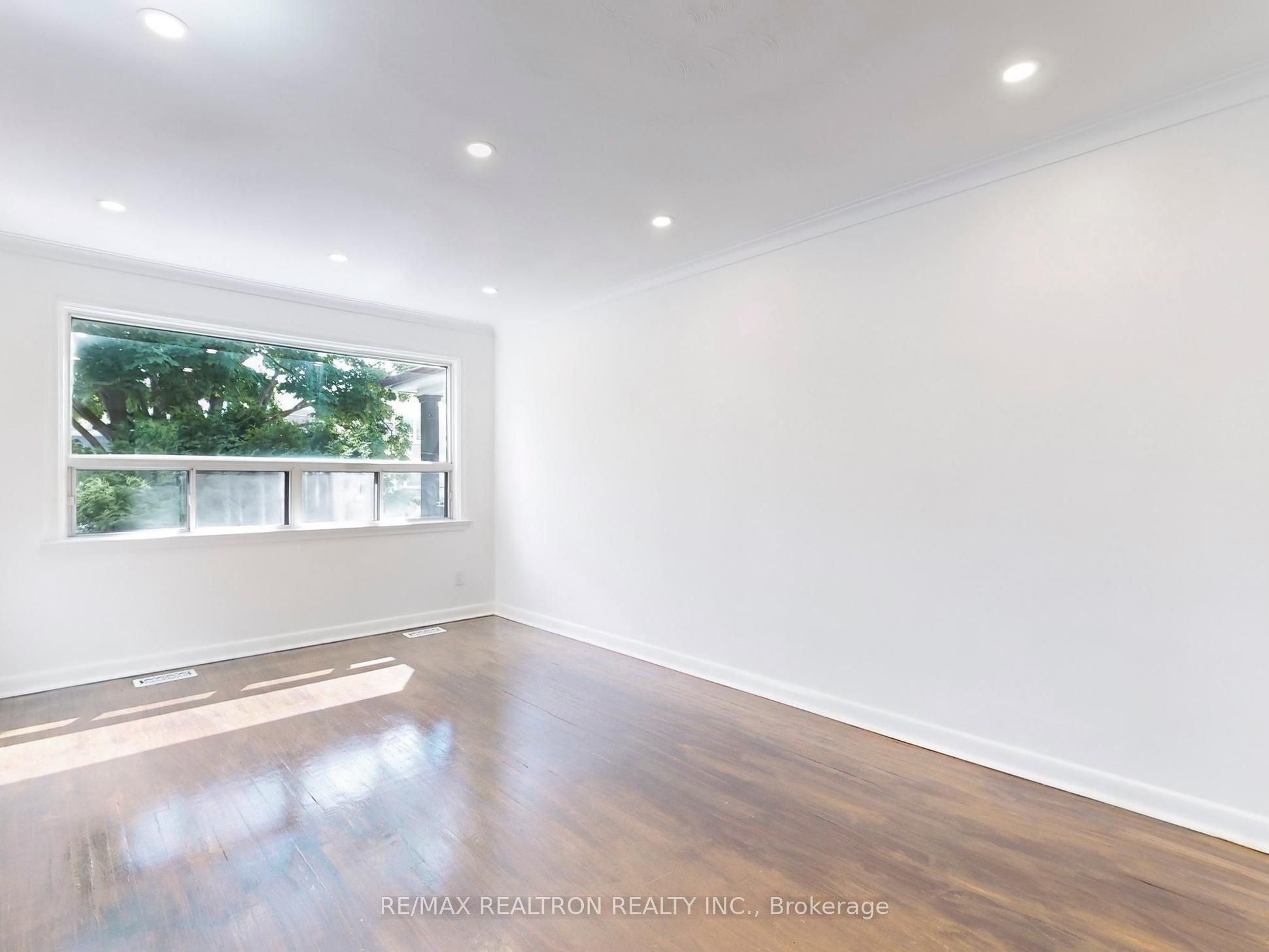 Upper-58 Magnolia Avenue, Toronto, ON, M1K 3K4