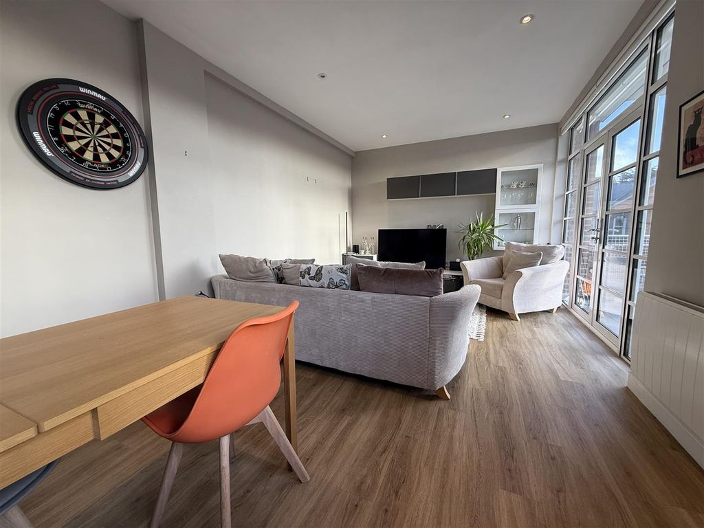 1 bed flat for saleRomilly Crescent, Cardiff CF11 photo 3