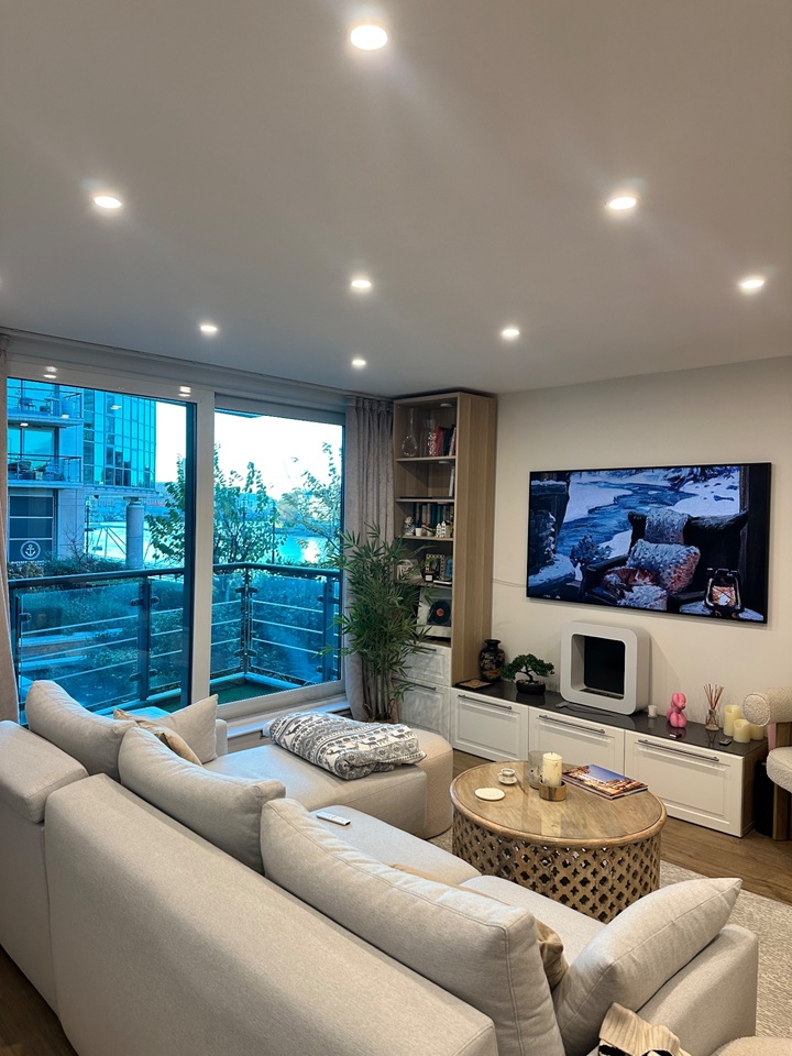 1 Bed Flat, Bridge House, SW8, N1 7GU