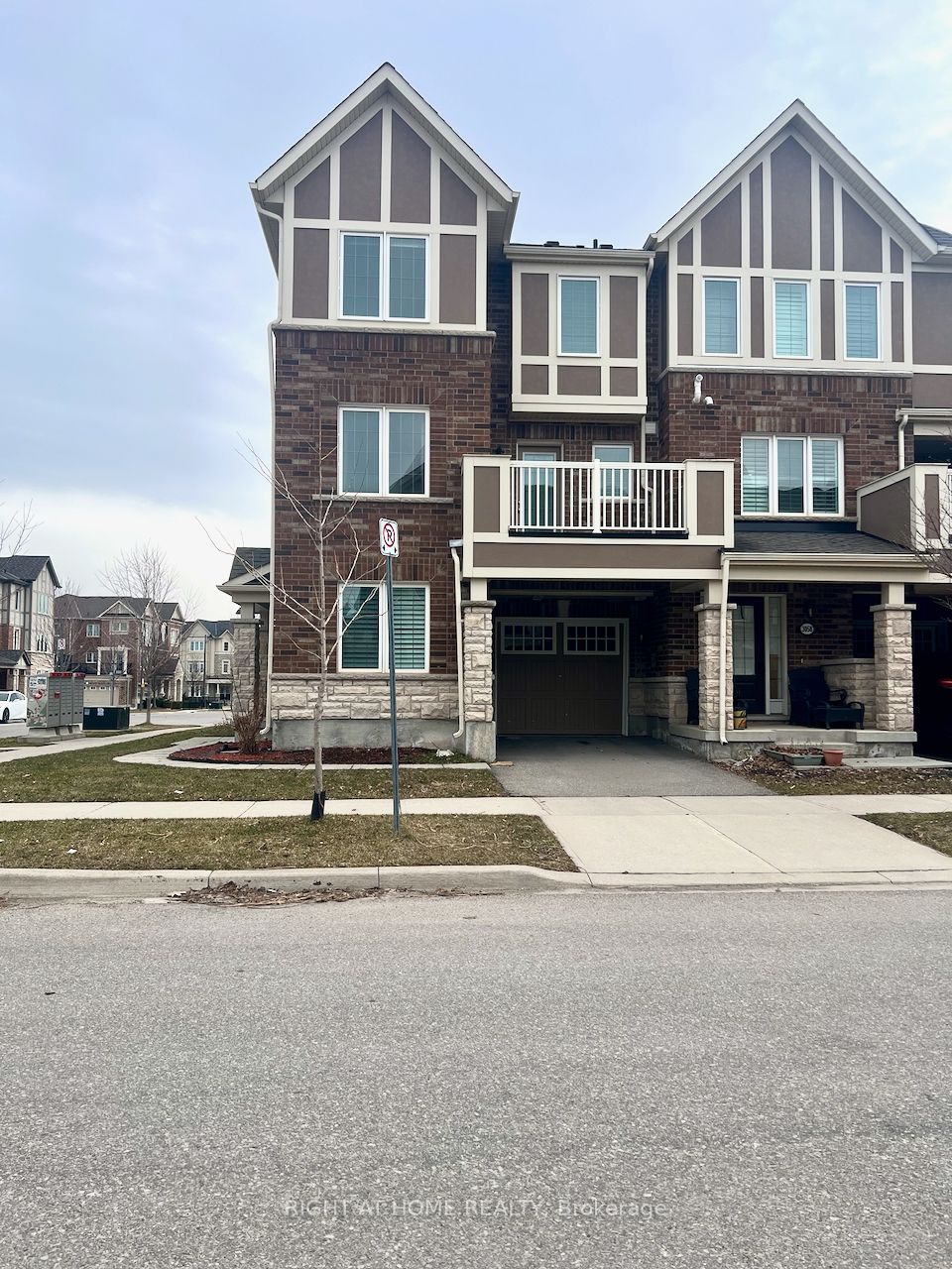 351 Timberland Gate, Oakville, ON, L6M 4M2