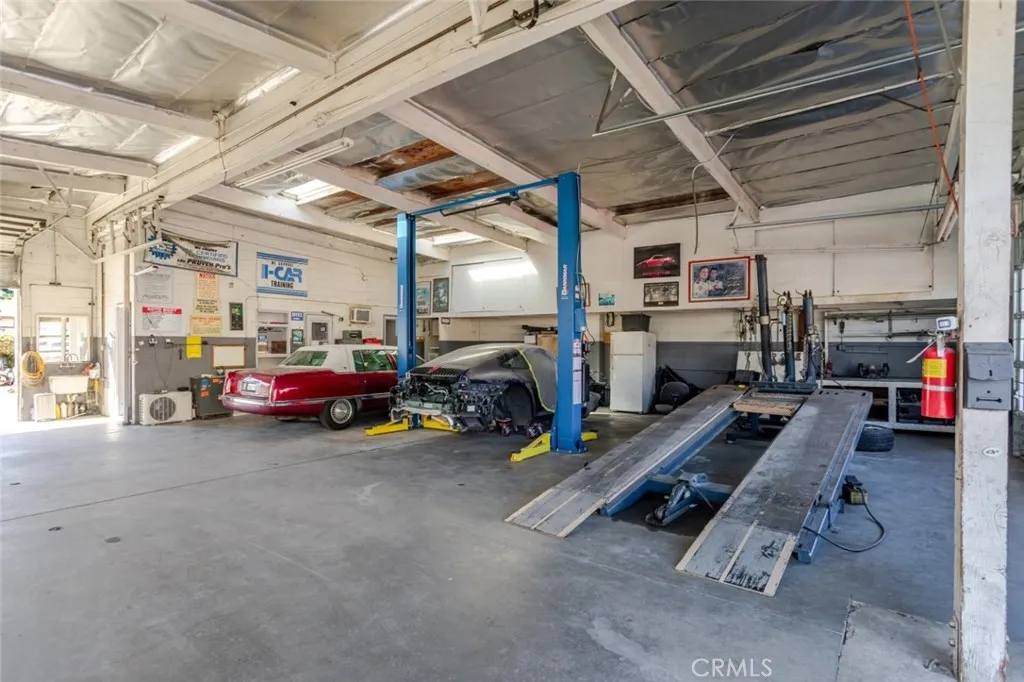 Additional image 22 of 14116 Oxnard Street, Van Nuys, CA 91401