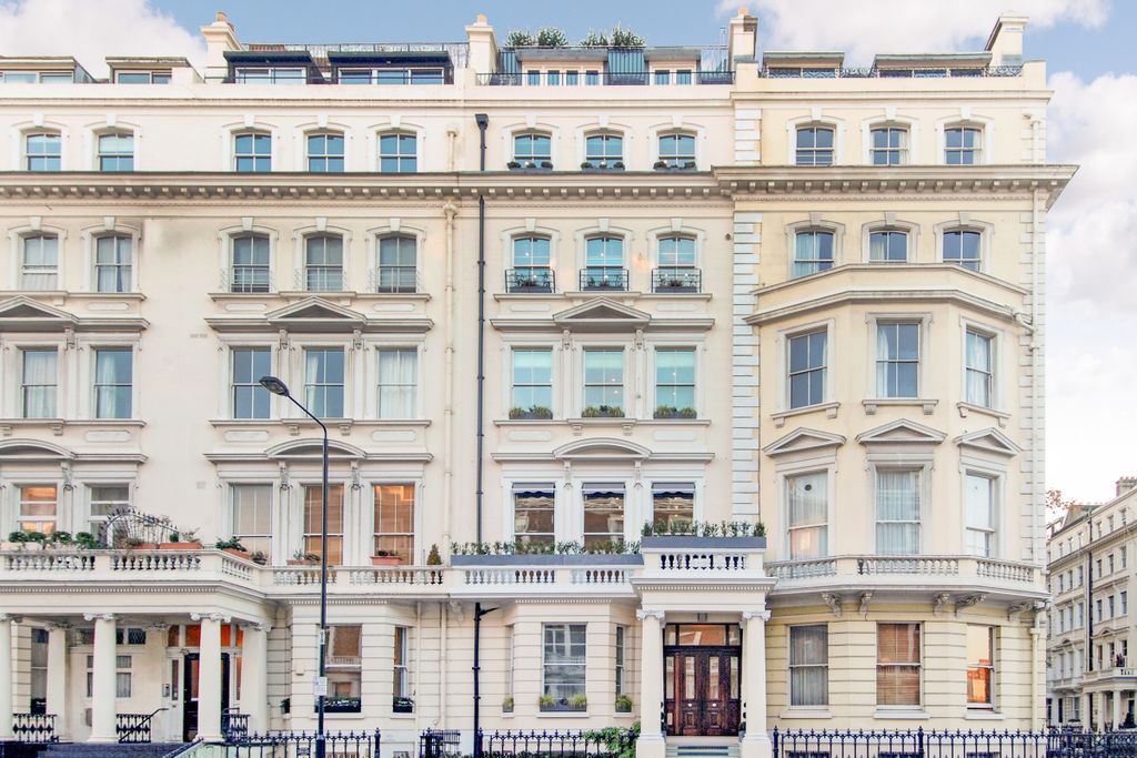 14 bed terraced house for saleCornwall Gardens, London SW7