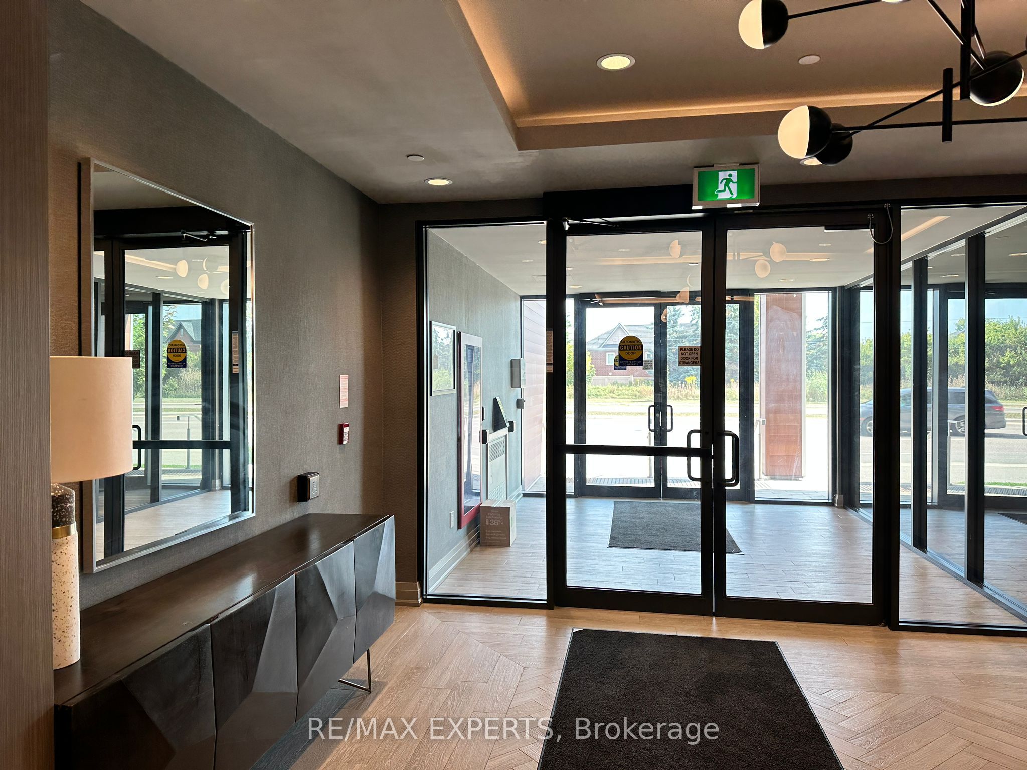 Additional image 2 of 206-95 Dundas Street W, Oakville, ON, L6M 5N4