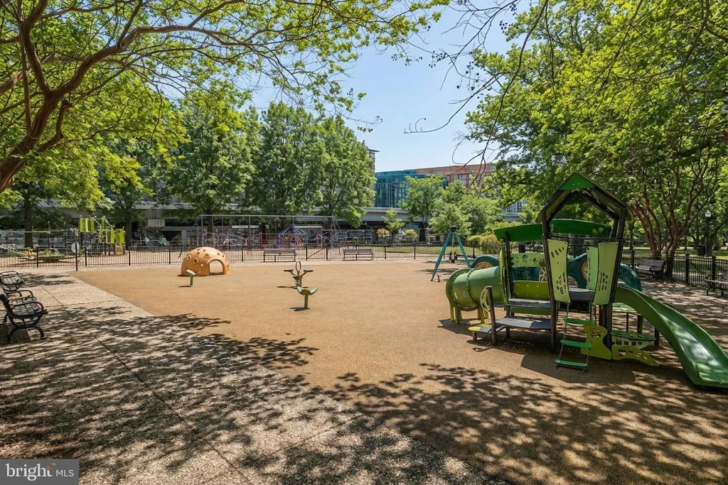 Additional image 52 of 320 G Street SE, Washington, DC 20003