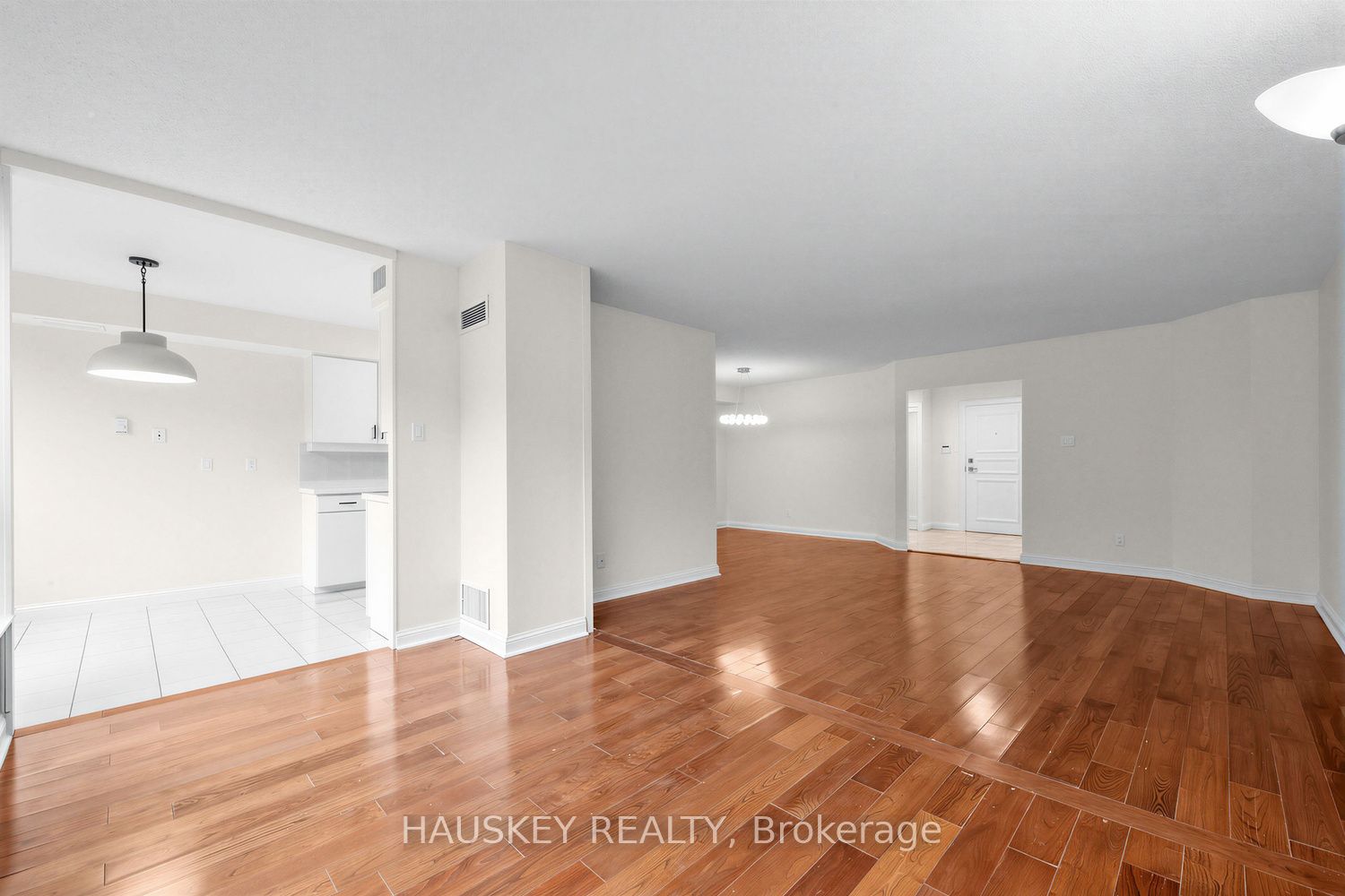 Additional image 5 of 402-3800 Yonge Street, Toronto, ON, M4N 3P7