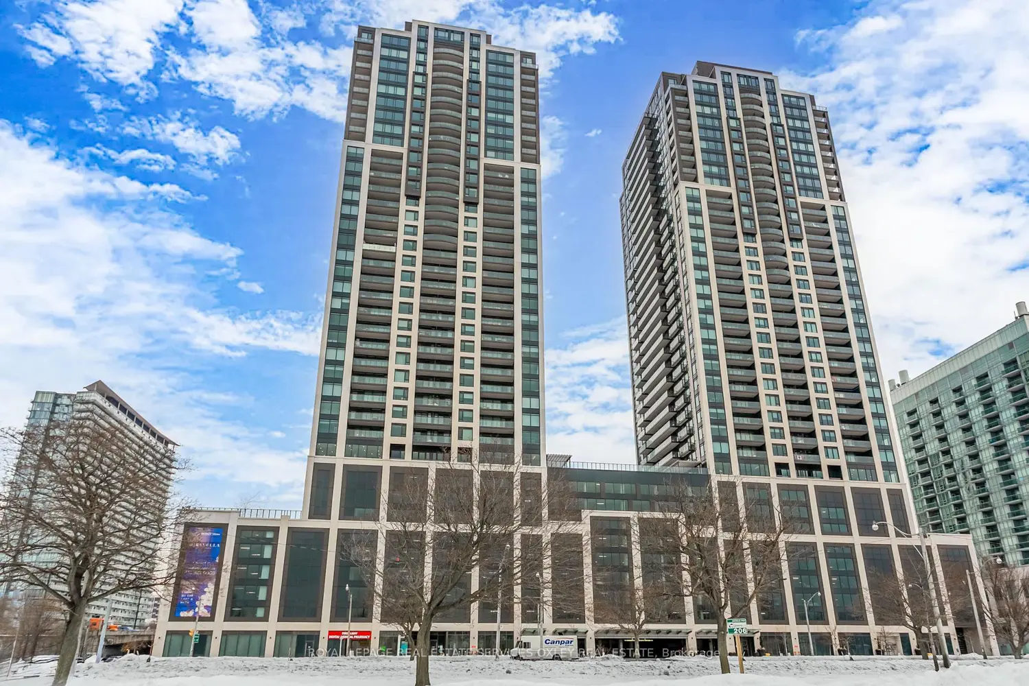 1928 Lake Shore Boulevard 2111
