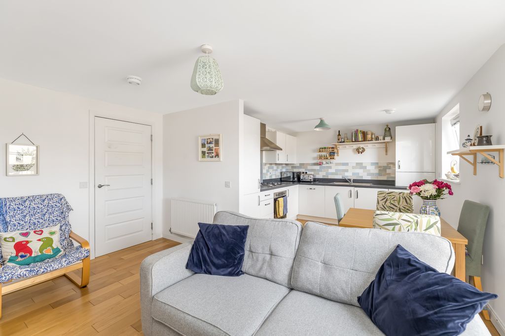 Additional image 3 of 2 bed flat for sale18/5 Fishwives Causeway, Portobello EH15