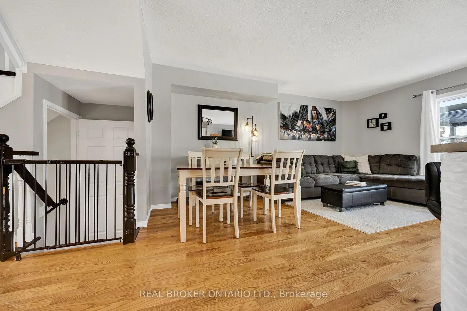 75 Peglar Crescent photo 3