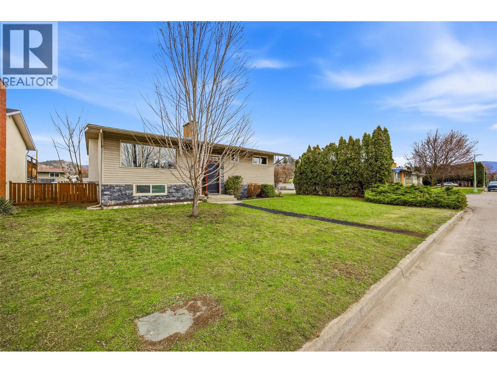 Additional image 2 of 1394 Lombardy Square, Kelowna, BC, V1Y3S4