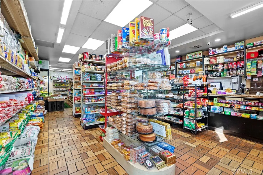 Additional image 12 of 906 S Gkenoaks Boulevard, Burbank, CA 91502