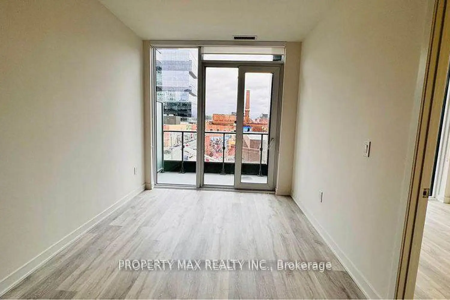 Additional image 7 of 70 Princess Street 403