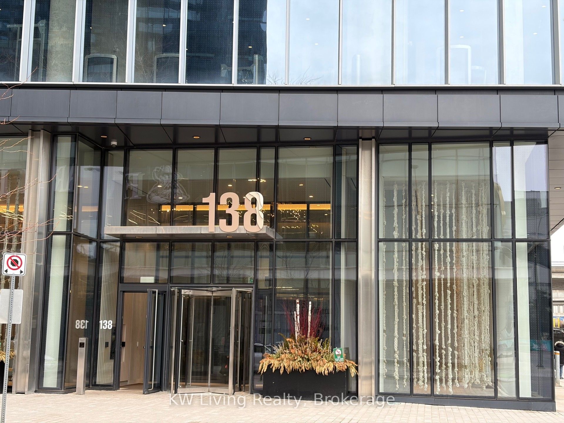 1905-138 Downes Street, Toronto, ON, M5E 0E4