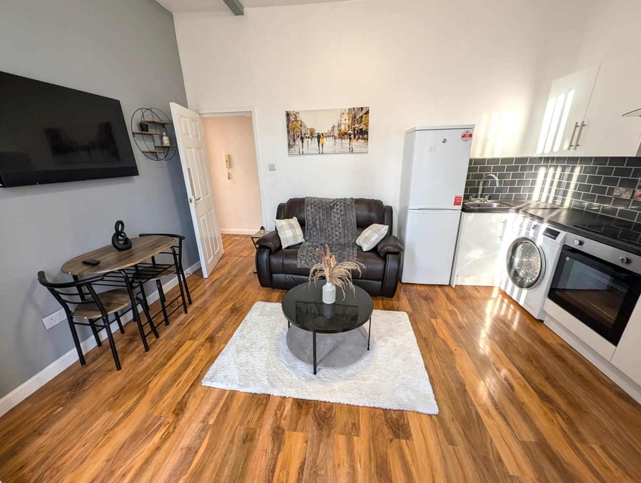 Additional image 2 of 3 Bed Flat, Polygon Road, M8, N1 7GU