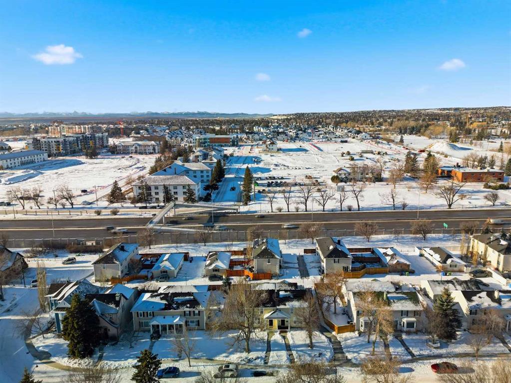 Additional image 4 of 172 Somme Manor SW, Calgary, AB, T2T 6L5