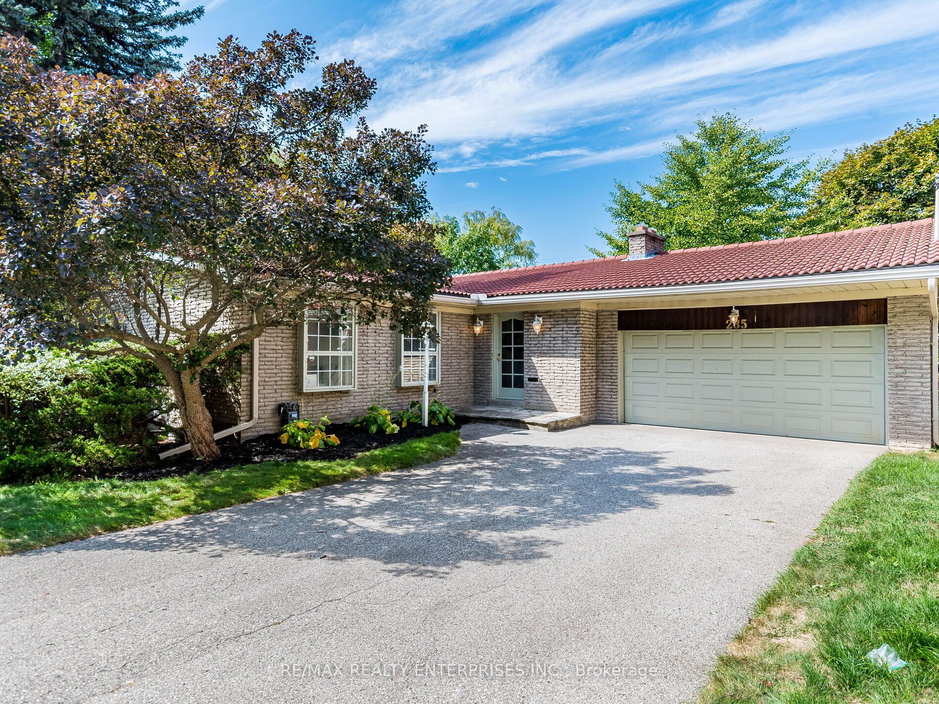 285 Pinetree Way, Mississauga, ON, L5G 2R4