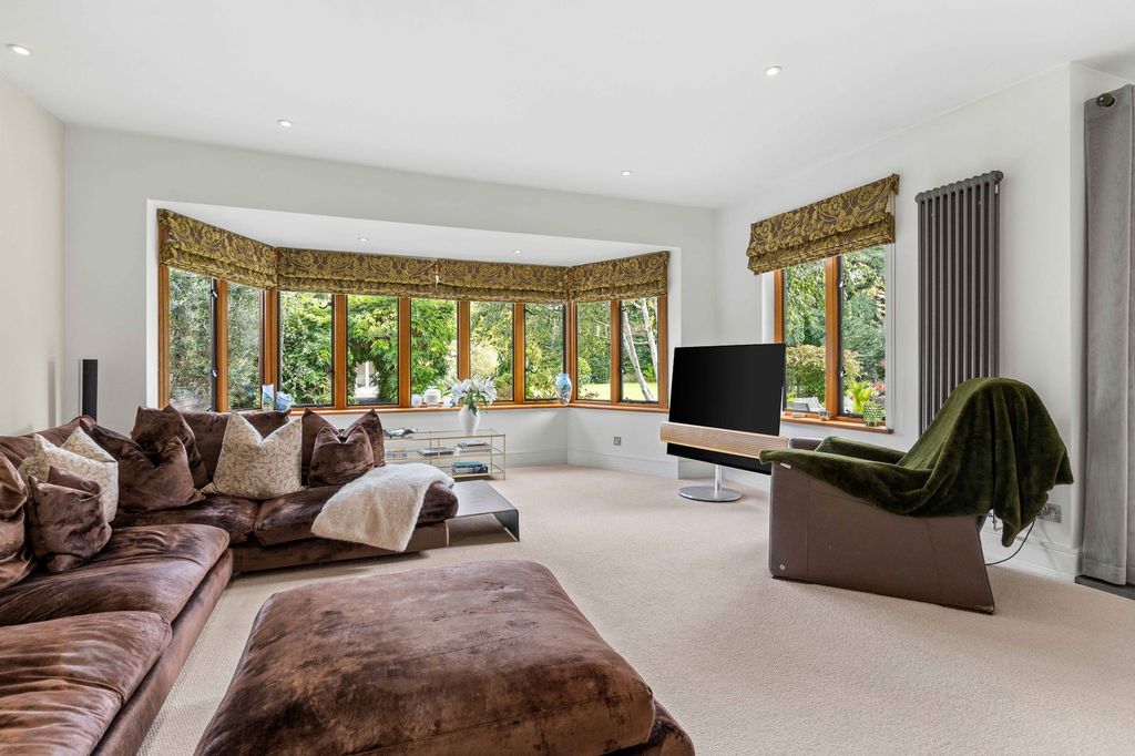 Additional image 26 of 6 bed detached house for saleRoundwood Avenue, Hutton Mount, Brentwood CM13
