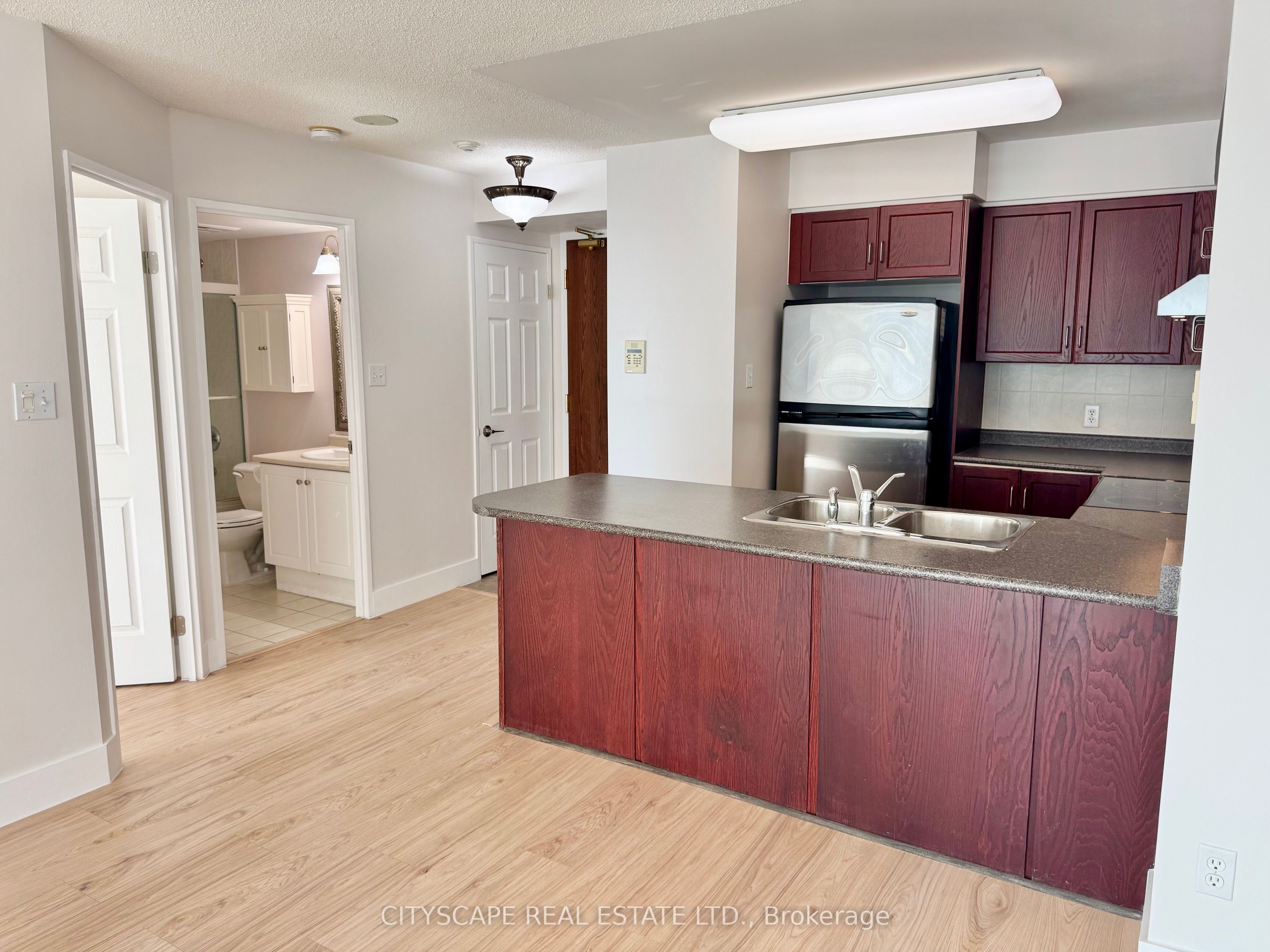 Additional image 4 of #1606-156 Enfield Place, Mississauga, ON, L5B 4L8