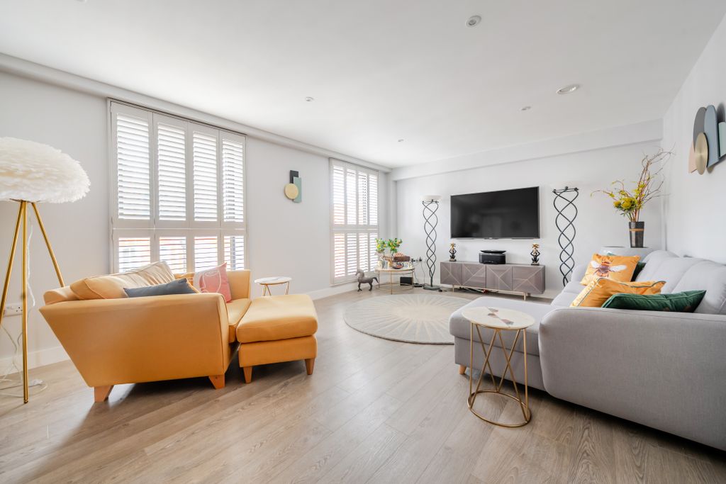 Additional image 5 of 3 bed flat for saleSouthgate Street, Winchester SO23