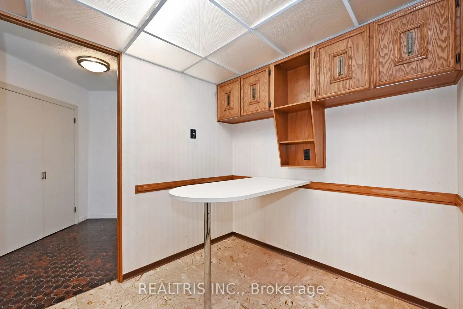 Additional image 10 of 2323 Confederation Parkway 807