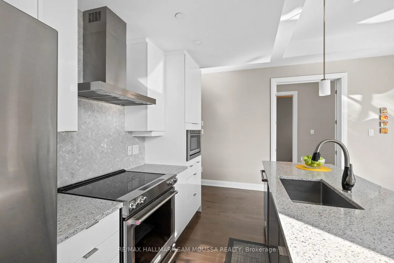 Additional image 7 of 120 Cortile Private 101