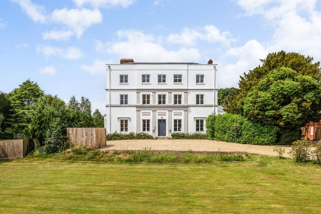 3 bed flat for saleFroyle House, Upper Froyle, Alton, Hampshire GU34