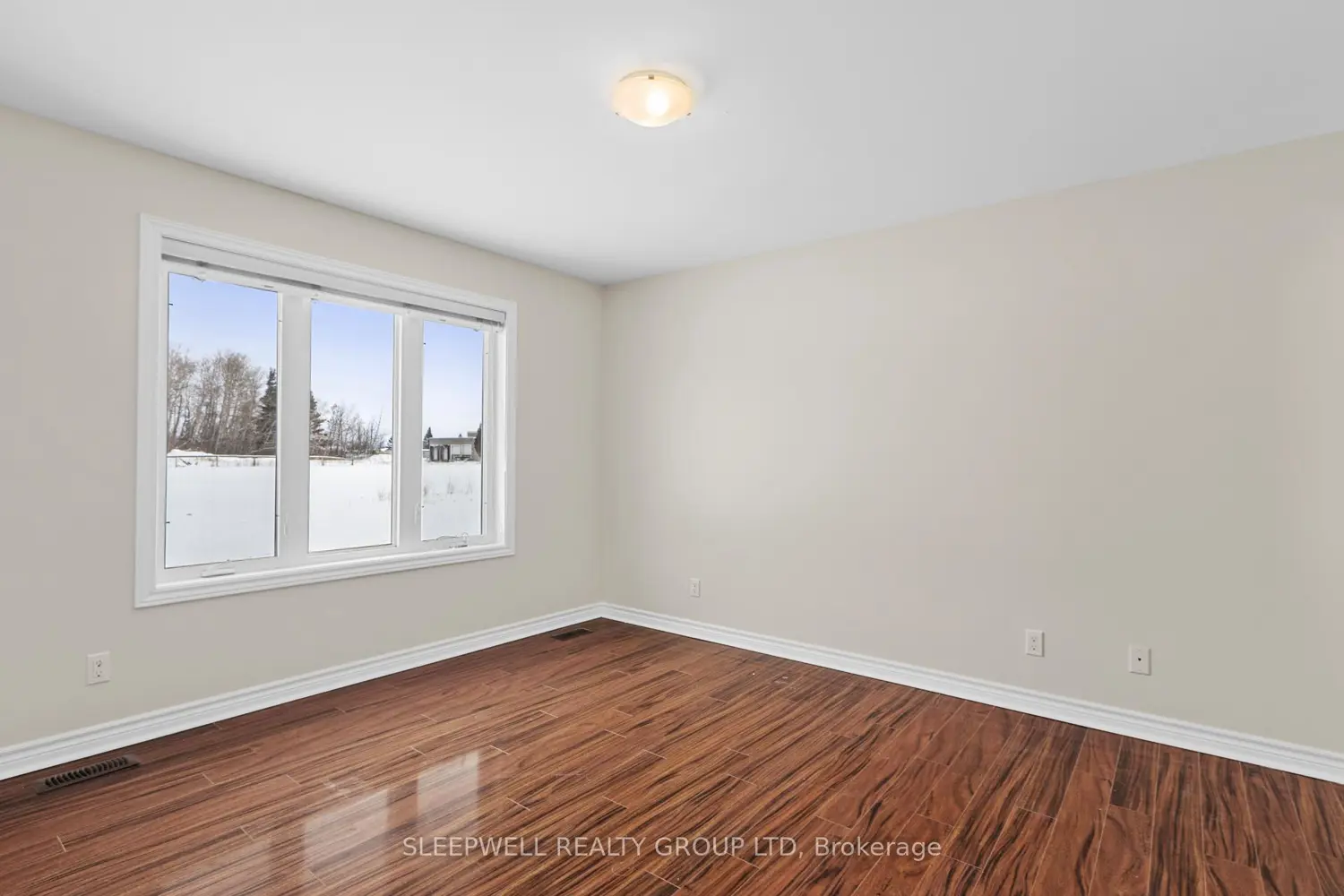 Additional image 9 of 94 Fourth Avenue